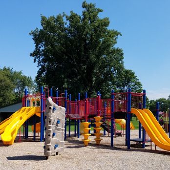 Lowe Park - large playground - Parks Near Me - New Castle, Indiana