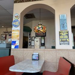 L'Osteria Mondello - Pizza casual dining area.