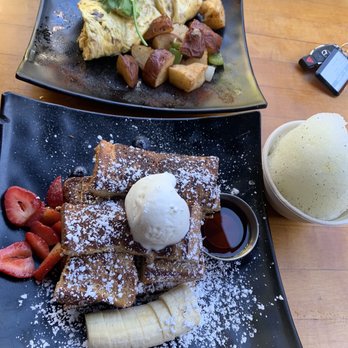 Down the Hatch Maui - Waffle tower and lava omelette - Seafood Near Me - Lahaina, Hawaii