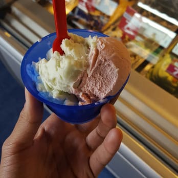 Le Quai des glaces - Cucumber and strawberry-basil - Ice Cream & Frozen Yogurt Near Me - Lachine, Quebec