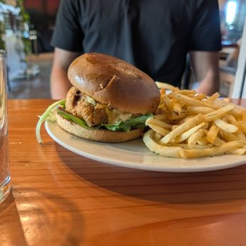 The Fixx - Spicy chix - Breakfast & Brunch Near Me - Haleiwa, Hawaii