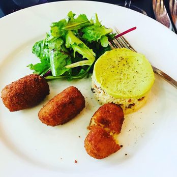 L'Ardoise - Crab cake appetizer with couscous salad - French Near Me - Paris, 75