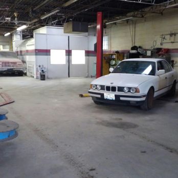 Fender Menders Collision Center - Paint Spray Booth - Body Shops Near Me - Chicago, Illinois Fender Menders Collision Center - Paint Spray Booth - Body Shops Near Me - Chicago, Illinois