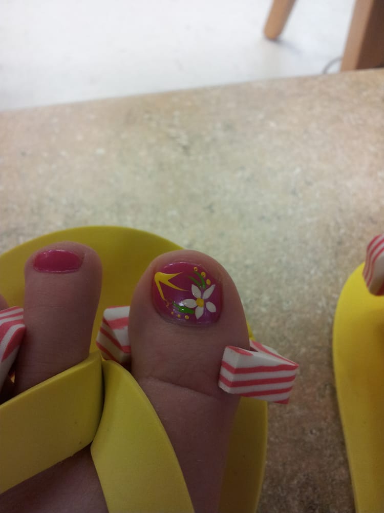 Regal Nails Logo
