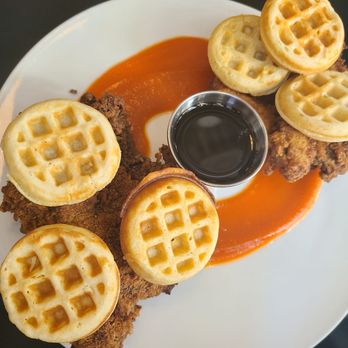 Eating House - Buttermilk Fried Chicken & Waffles - Beer, Wine & Spirits Near Me - Miami, Florida