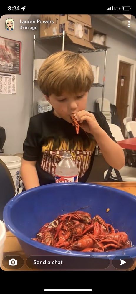 B & B Crawfish Logo