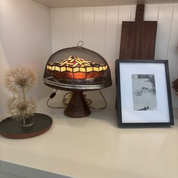Emile’s Cafe - Stained glass pie lamp - Cafes Near Me - West Sacramento, California