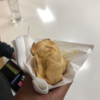 Beard Papa's Koreatown - Original vanilla cream puff - Desserts Near Me - Los Angeles, California Beard Papa's Koreatown - Original vanilla cream puff - Desserts Near Me - Los Angeles, California