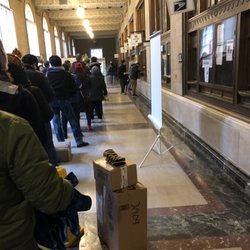 US Post Office - On a Saturday... the self service machine doesn't work and 1 person is working at the window