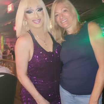 Lips - Florida - Twinning with RiRi at Lips - Bars Near Me - Oakland Park, Florida Lips - Florida - Twinning with RiRi at Lips - Bars Near Me - Oakland Park, Florida