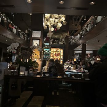 Black+Blue Vancouver - Interior - Steakhouses Near Me - Vancouver, British Columbia Black+Blue Vancouver - Interior - Steakhouses Near Me - Vancouver, British Columbia