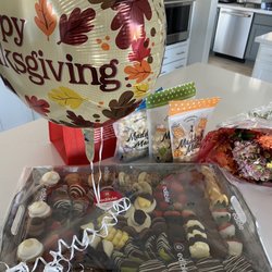 Edible Arrangements - The bundle deals at Edible Arrangements are amazing and so beautiful!
