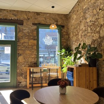 Comunidad - Inside - Juice Bars & Smoothies Near Me - Austin, Texas
