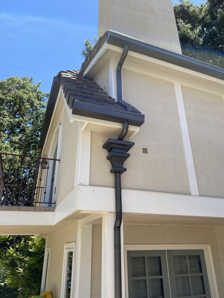 Slide of Humphreys Rain Gutters