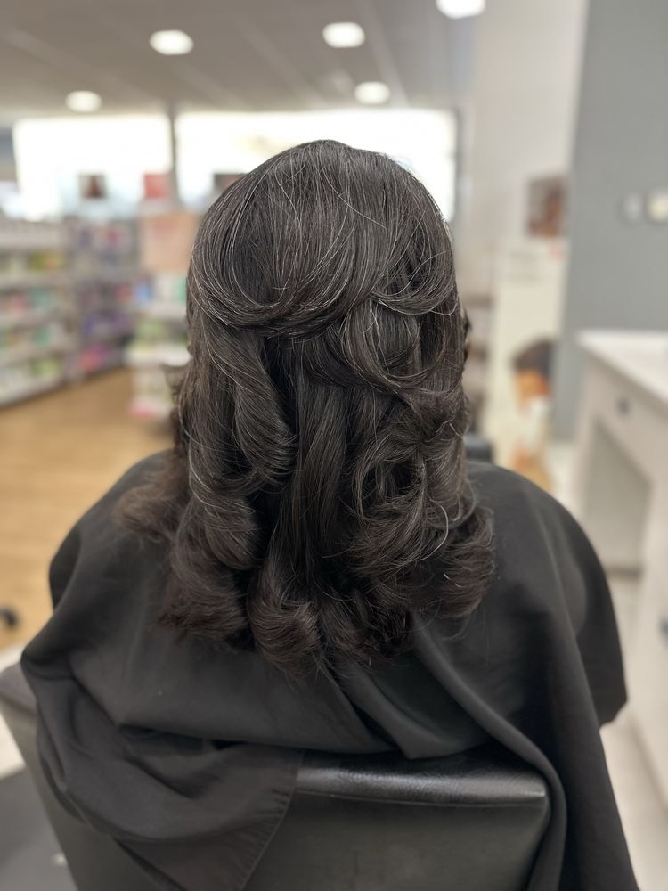Hair by kassanova Logo