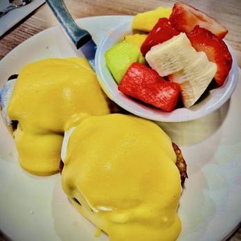 The Country Deli - Eggs Benedict - Delis Near Me - Chatsworth, California