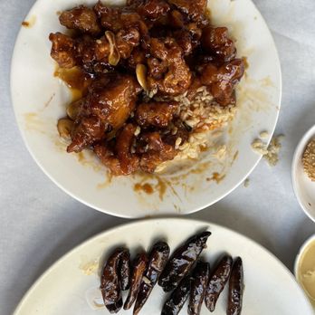 Joy House - General Chicken lunch special bulked up with chilis!! - Chinese Near Me - Rocklin, California Joy House - General Chicken lunch special bulked up with chilis!! - Chinese Near Me - Rocklin, California