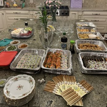 Maru Sushi & Poke - Salad, Appetizers, & Maki Rolls - Poke Near Me - Glenview, Illinois Maru Sushi & Poke - Salad, Appetizers, & Maki Rolls - Poke Near Me - Glenview, Illinois