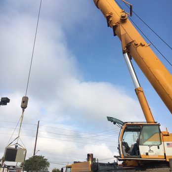Kran - Replacing a rooftop unit for HVAC - Crane Services Near Me - Greeley, Colorado