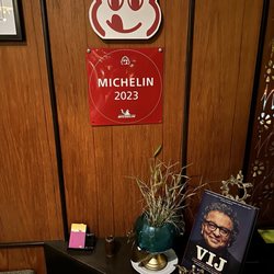 Vij's Restaurant - Michelin guide - IG @bougiefoodieboi