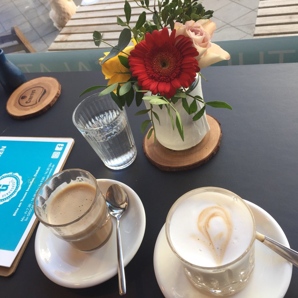 Genussküste - Latte macchiato and a cortado - Cafes Near Me - Kiel, SH
