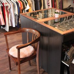 No.5 - Marken 2nd Hand & More