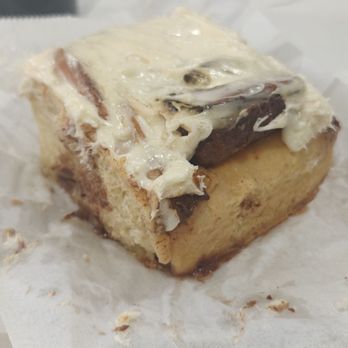 Elephantine Bakery - Cinnamon Roll out of the box - Bakeries Near Me - Portsmouth, New Hampshire Elephantine Bakery - Cinnamon Roll out of the box - Bakeries Near Me - Portsmouth, New Hampshire