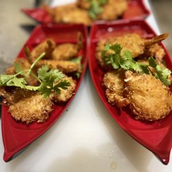 T-PHO Vietnamese Cuisine - Our special appertizer "Fried Coconut Butterflied Shrimp"