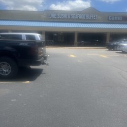 UME Sushi & Seafood Buffet - Outside