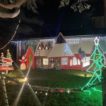 Christmas Tree Lane - Christmas Trees Near Me - Altadena, California