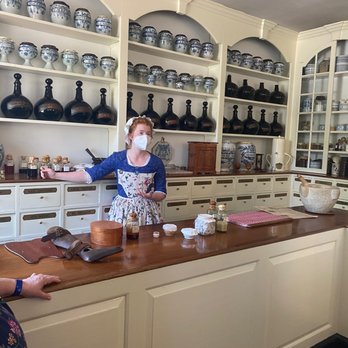 Colonial Williamsburg - Apothecary - Tours Near Me - Williamsburg, Virginia