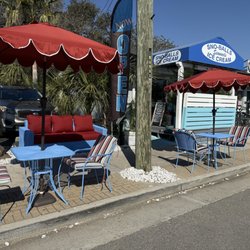 Seaweed's Sno-Balls & Ice Cream - 1405 Butler Ave Tybee Island The front of Seaweeds Snow-Balls & Ice Cream