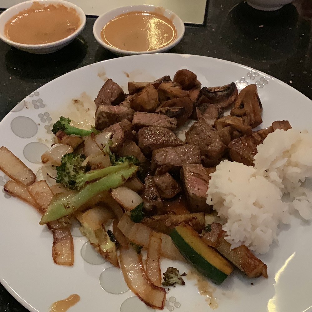 7oz NY strip with zucchini, mushrooms, Broccoli, and onions. With sesame and ginger sauces. 7oz NY strip with zucchini, mushrooms, Broccoli, and onions. With sesame and ginger sauces.