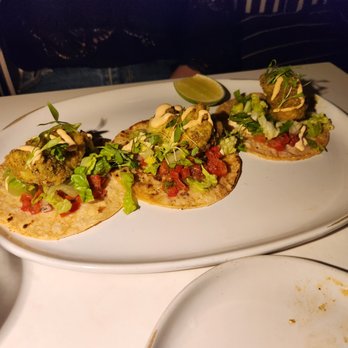 Domingo - Fish tacos - Cocktail Bars Near Me - San Antonio, Texas