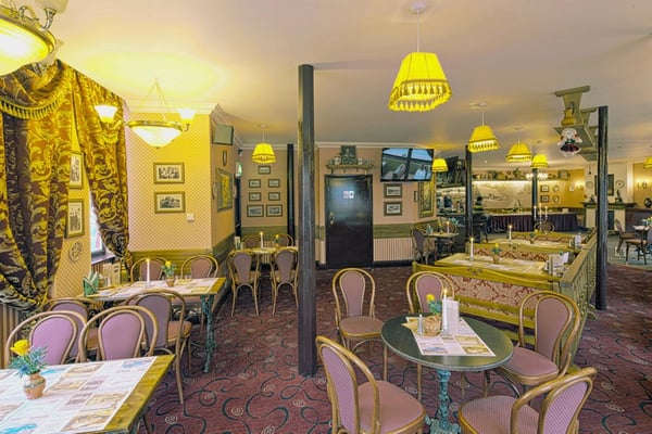 Berneliu Uzeiga - Shepherds Inn, Leytonstone by null
