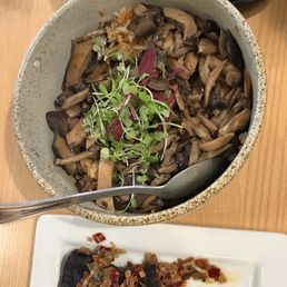 Stinky tofu, mushroom offal, fried chicken Stinky tofu, mushroom offal, fried chicken
