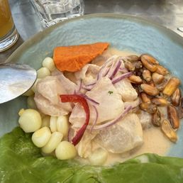 Excelente ceviche y toda la comida. Gracias Carlos por la buena atención. Excelente ceviche y toda la comida. Gracias Carlos por la buena atención.
