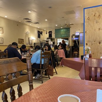 Sweet Maple Cafe - people sitting at tables and eating - American Near Me - Chicago, Illinois Sweet Maple Cafe - people sitting at tables and eating - American Near Me - Chicago, Illinois