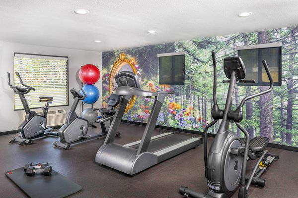 Best Western Plus Raffles Inn & Suites by null