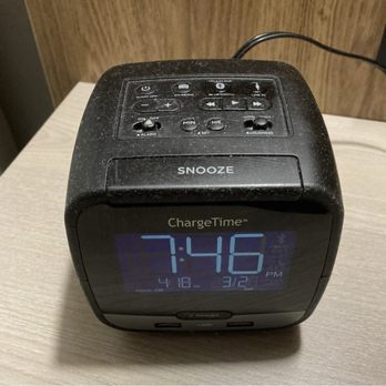 Legacy Hotel at IMG Academy - clock says 7:46, it was actually 7:32, no way to adjust as the top was grimy and slimy... ewwwww - Hotels Near Me - Bradenton, Florida Legacy Hotel at IMG Academy - clock says 7:46, it was actually 7:32, no way to adjust as the top was grimy and slimy... ewwwww - Hotels Near Me - Bradenton, Florida