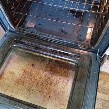 Kay Cleaning Services - I'm not going to caption all of these, you can see the oven was left discusting, the refrigerator, freezer and stains on sheets and walls. - Home Cleaning Near Me
