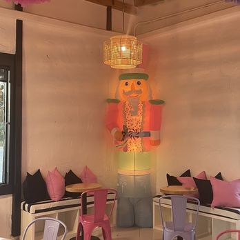 Tot Box Play Cafe - Nice sitting area - Indoor Playcenter Near Me - Round Rock, Texas