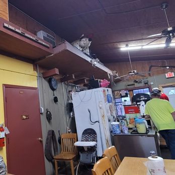 Simply Good BBQ - Inside - Barbeque Near Me - Defuniak Spring, Florida