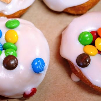 Mini Donut Factory - M&M's - Donuts Near Me - Wheeling, Illinois