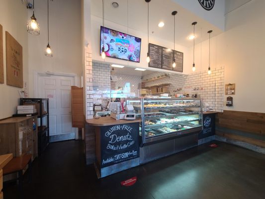 Earnest Donuts by null