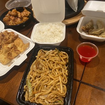 China Inn Cafe - C2. General Tso's Chicken 6. Fried Crab Puffs Beef Lo Mein 9. Fried Meat Dumplings - Chinese Near Me - Houston, Texas China Inn Cafe - C2. General Tso's Chicken 6. Fried Crab Puffs Beef Lo Mein 9. Fried Meat Dumplings - Chinese Near Me - Houston, Texas