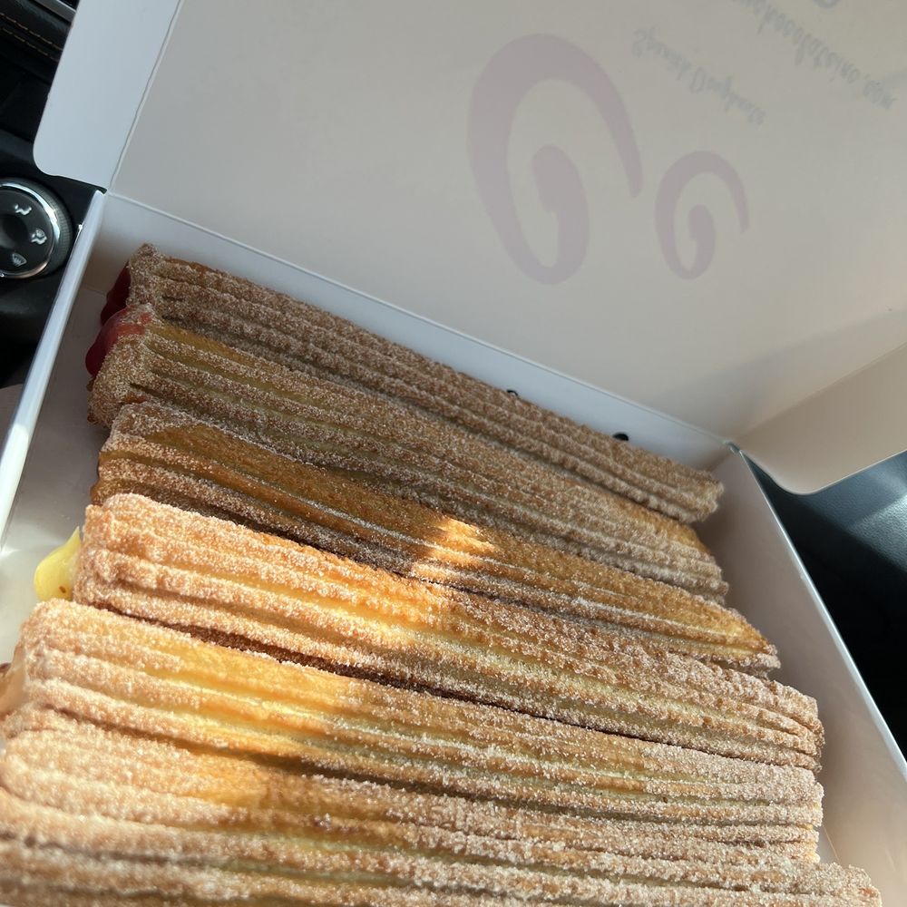 Churros & Chocolate - Strawberry, Vanilla and Dulce De Leche - Desserts Near Me - Algonquin, Illinois