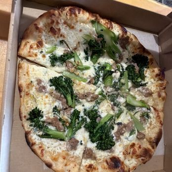 La Grande Orange Pizzeria - Pizza Near Me - Phoenix, Arizona