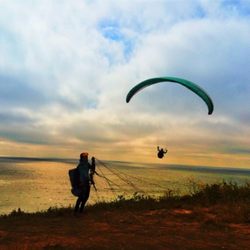 High Wind Paragliding - San Francisco Bay Area - Preparing for take off