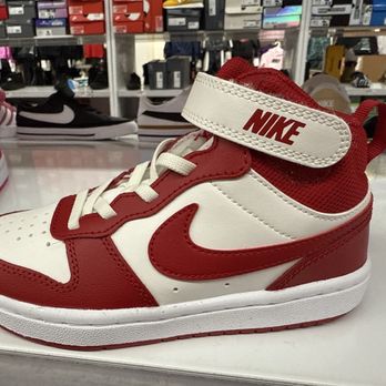 WSS - I got these Nikes for about 25% off the regular price. No one's gonna help you, but it's really simple to find a good pair of shoes. - Shoe Stores Near Me - Los Angeles, California